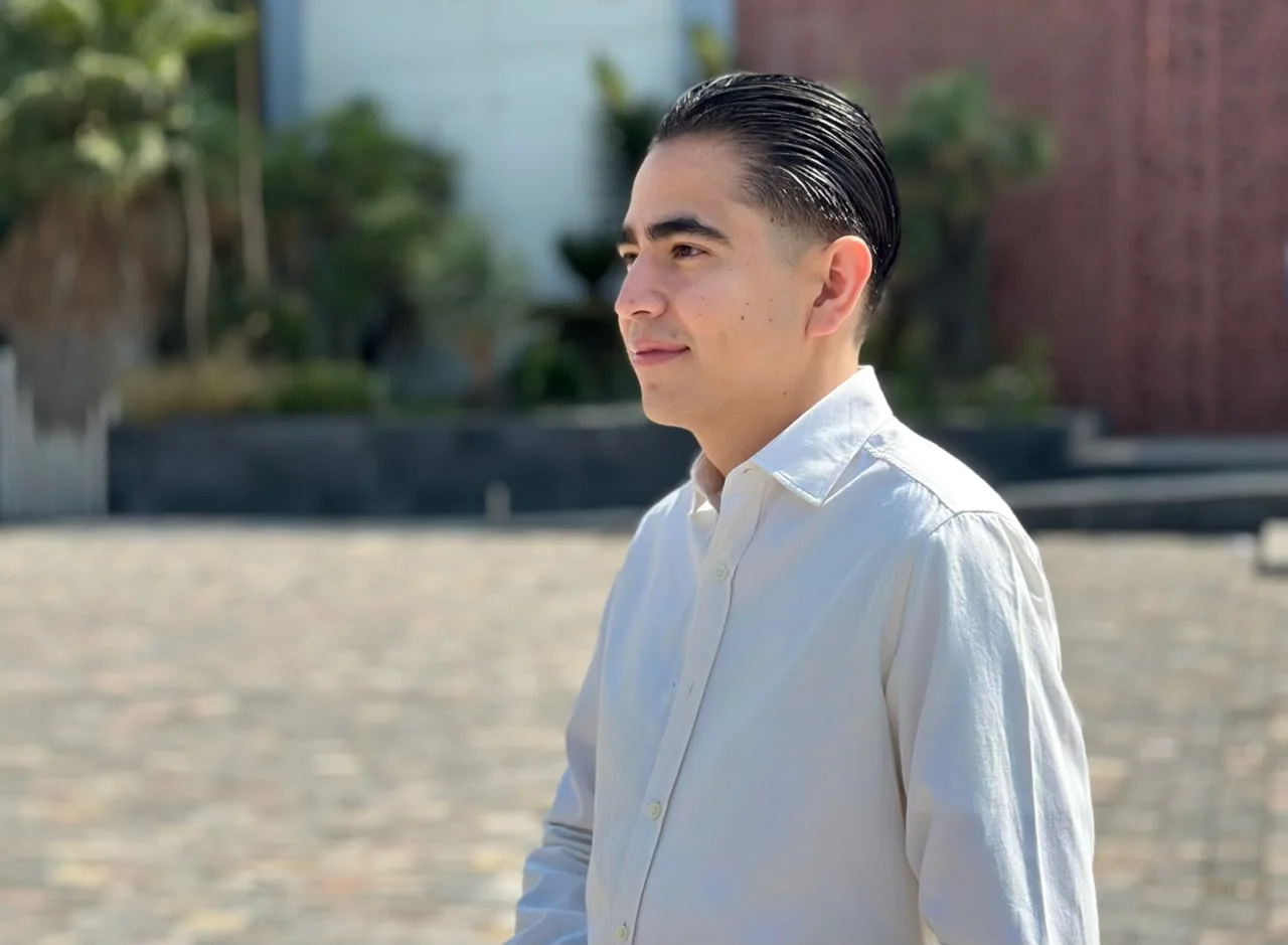 Mauricio Talavera en su graduación en la BUAP